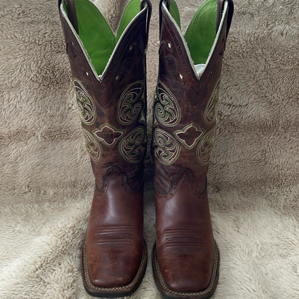 Ariat Brown Leather Western Heeled Cowboy Boots with Green Lining
